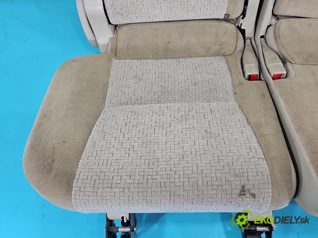 Toyota Land Cruiser J120 2002-2010 3.0 D4D 166 hp automatic 122 kW 2982 cm3 5- Pohovka: zadní  (Sedadlo)