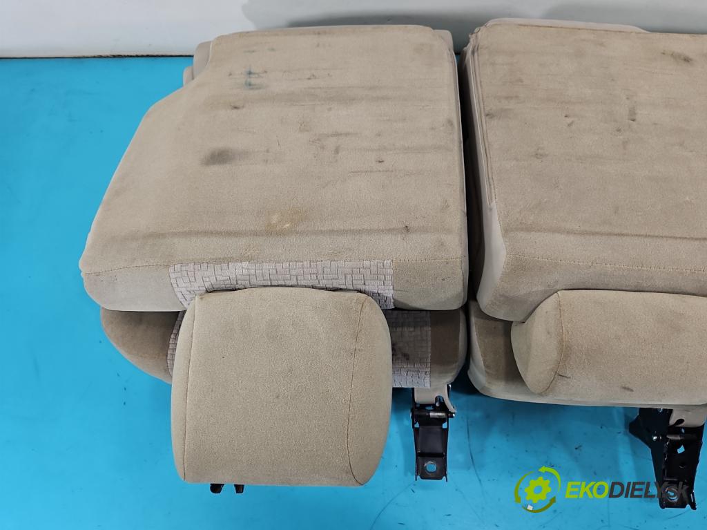 Toyota Land Cruiser J120 2002-2010 3.0 D4D 166 hp automatic 122 kW 2982 cm3 5- Pohovka: zadní  (Sedadlo)