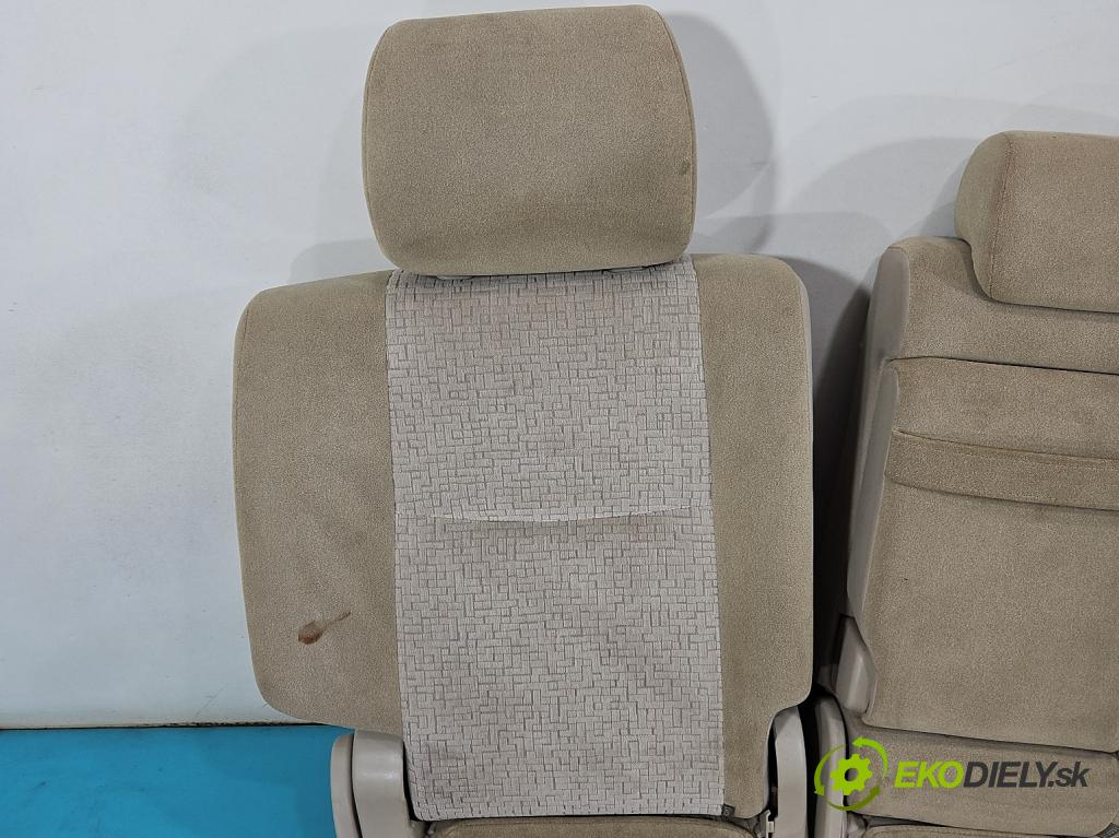 Toyota Land Cruiser J120 2002-2010 3.0 D4D 166 hp automatic 122 kW 2982 cm3 5- Pohovka: zadní  (Sedadlo)