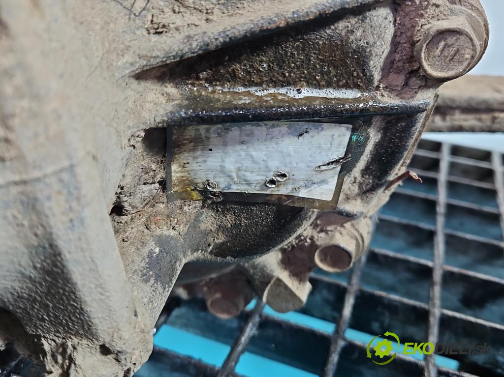 Toyota Land Cruiser J120 2002-2010 3.0 D4D 166 HP automatic 122 kW 2982 cm3 5- Most: predný