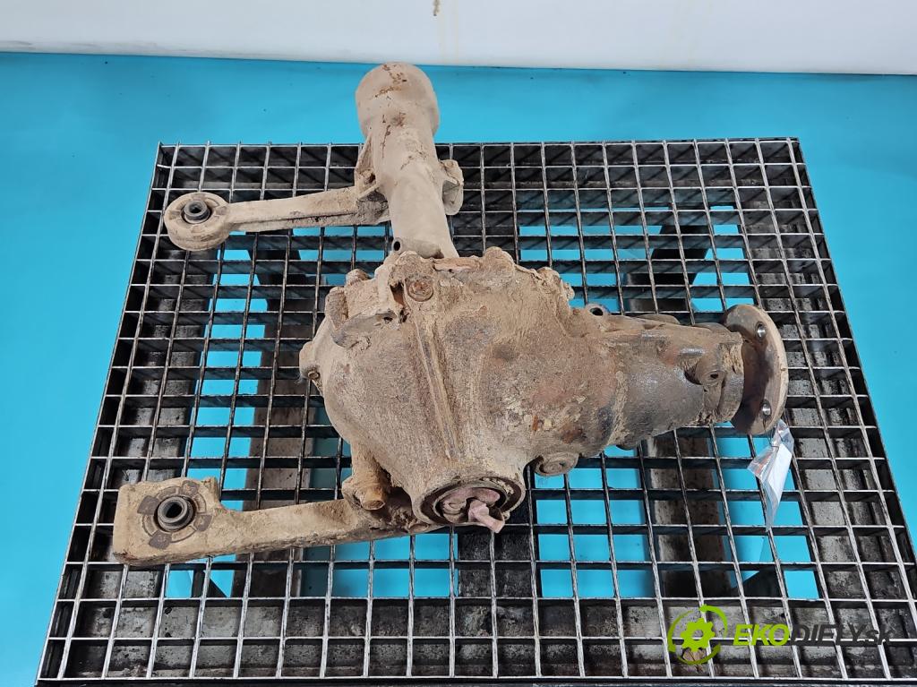 Toyota Land Cruiser J120 2002-2010 3.0 D4D 166 HP automatic 122 kW 2982 cm3 5- Most: predný