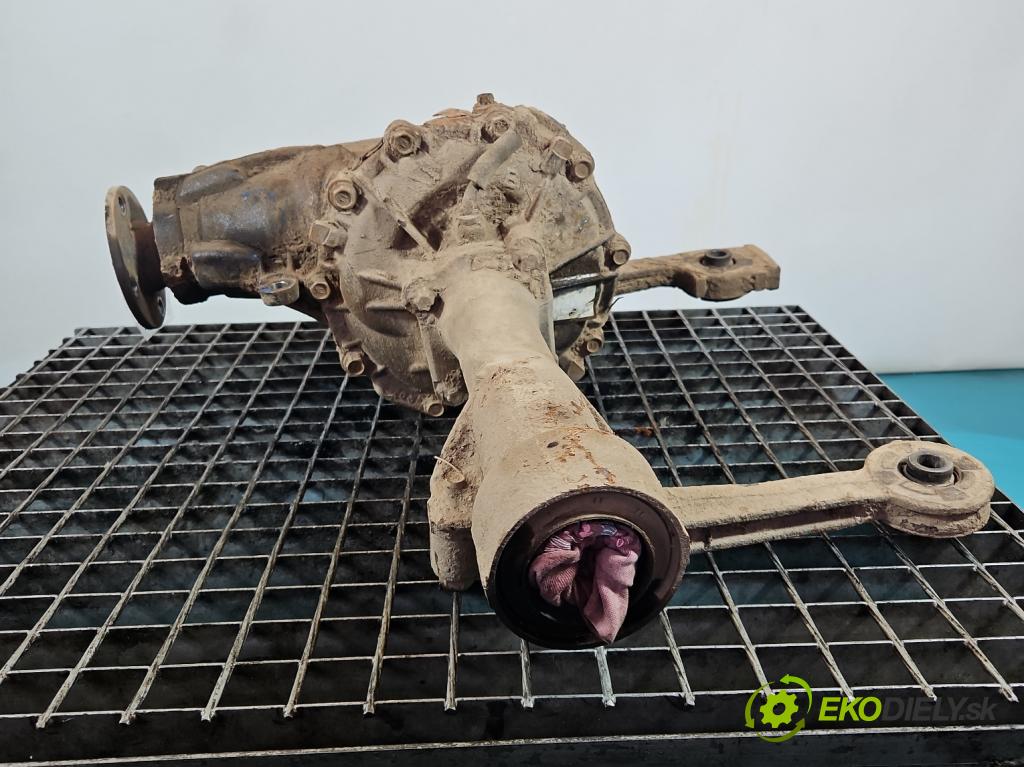 Toyota Land Cruiser J120 2002-2010 3.0 D4D 166 HP automatic 122 kW 2982 cm3 5- Most: predný