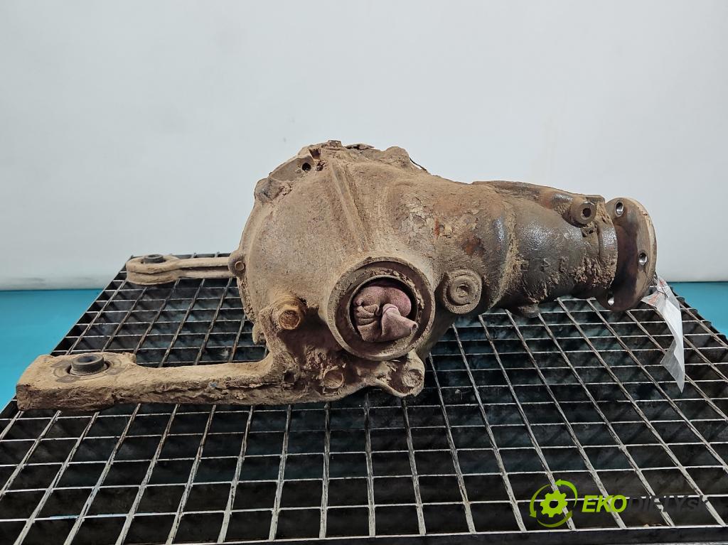 Toyota Land Cruiser J120 2002-2010 3.0 D4D 166 HP automatic 122 kW 2982 cm3 5- Most: predný