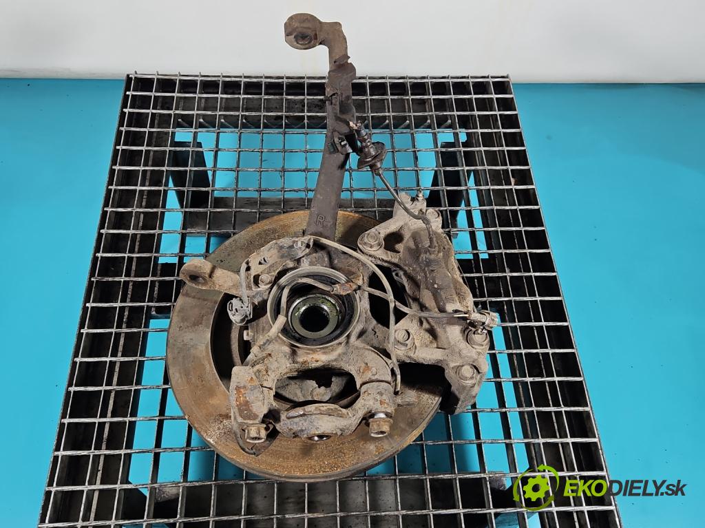 Toyota Land Cruiser J120 2002-2010 3.0 D4D 166 HP automatic 122 kW 2982 cm3 5- náboj pravé  (Náboj kolesa)