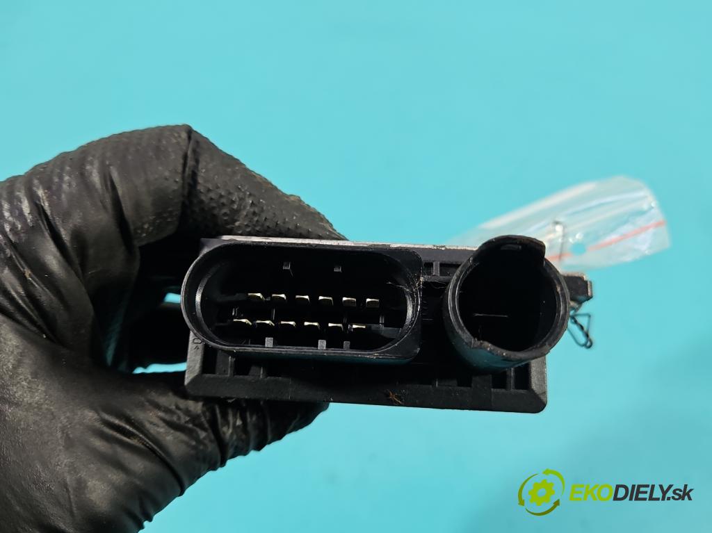 Bmw 7 F01 2008-2015 3.0d 245KM automatic 180 kW 2993 cm3 4- Relé: svíčky: zařicích: E2110022368 (Relé)