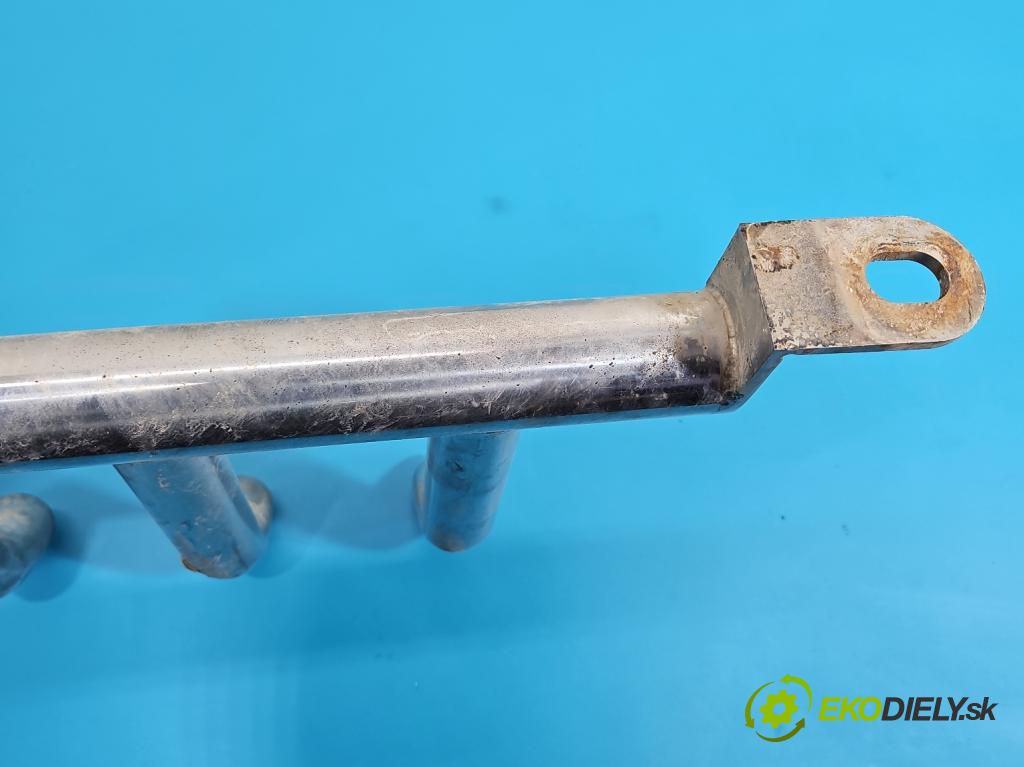 Toyota Land Cruiser J120 2002-2010 3.0 D4D 166 HP automatic 122 kW 2982 cm3 5- Orámovanie