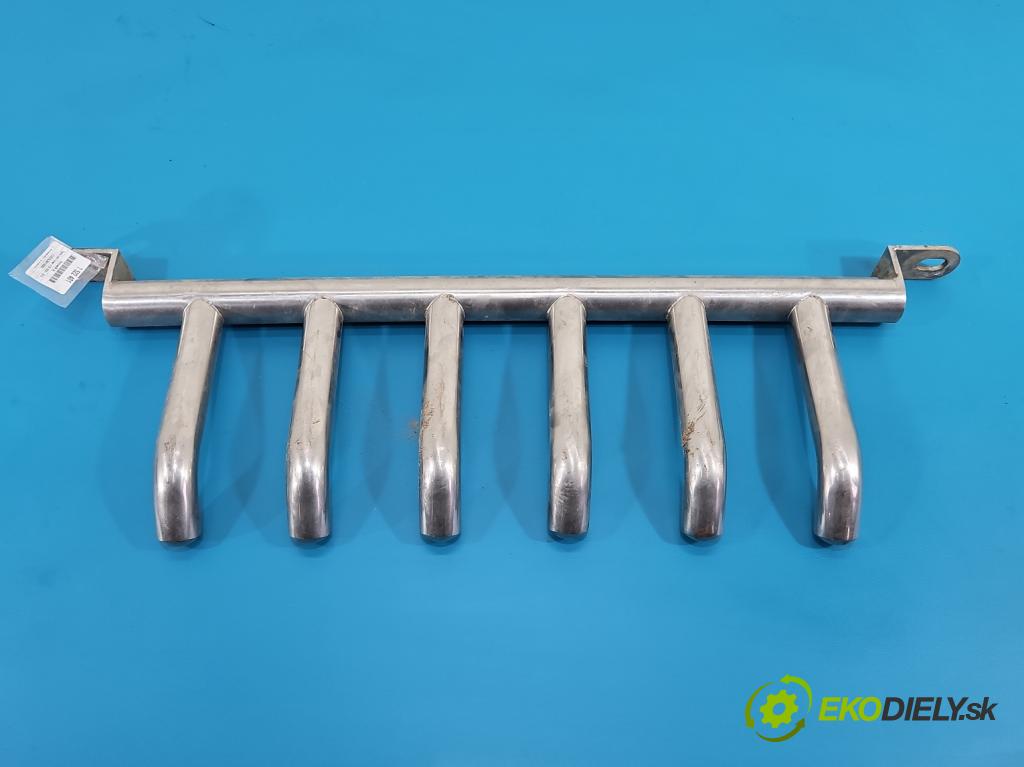 Toyota Land Cruiser J120 2002-2010 3.0 D4D 166 HP automatic 122 kW 2982 cm3 5- Orámovanie