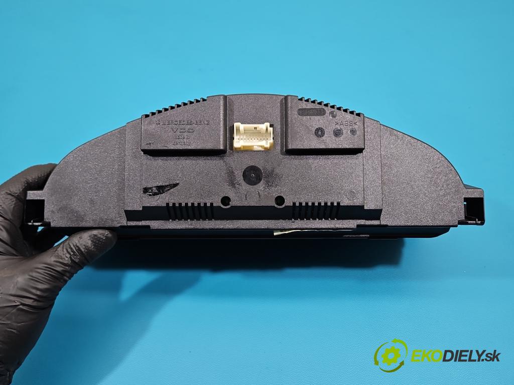 Mercedes C W203 2000-2007 2.0 kompressor 163 HP automatic 120 kW 1998 cm3 5- prístrojovka/ budíky A2035406111 (Prístrojová doska)