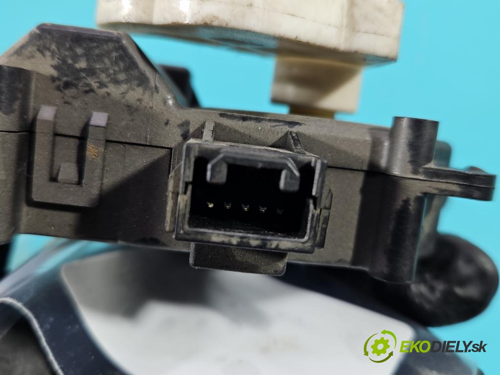 Toyota Land Cruiser J120 2002-2010 3.0 D4D 166 hp automatic 122 kW 2982 cm3 5- motorek topení 063700-8860