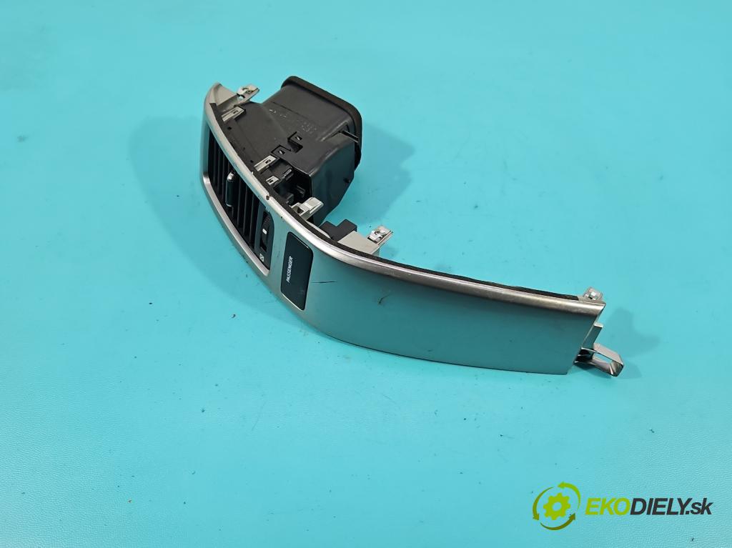 Toyota Land Cruiser J120 2002-2010 3.0 D4D 166 HP automatic 122 kW 2982 cm3 5- Mřížka: kúrenia stredová 655643-0040 (Mriežka kúrenia (fukár))