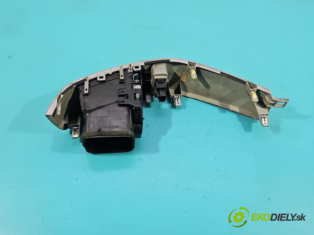 Toyota Land Cruiser J120 2002-2010 3.0 D4D 166 HP automatic 122 kW 2982 cm3 5- Mřížka: kúrenia stredová 655643-0040 (Mriežka kúrenia (fukár))