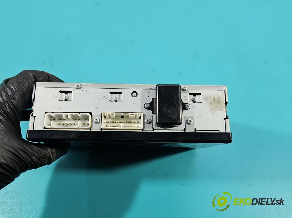 Toyota Land Cruiser J120 2002-2010 3.0 D4D 166 hp automatic 122 kW 2982 cm3 5- Zesilovač: 86280-60291 (Zesilovač)