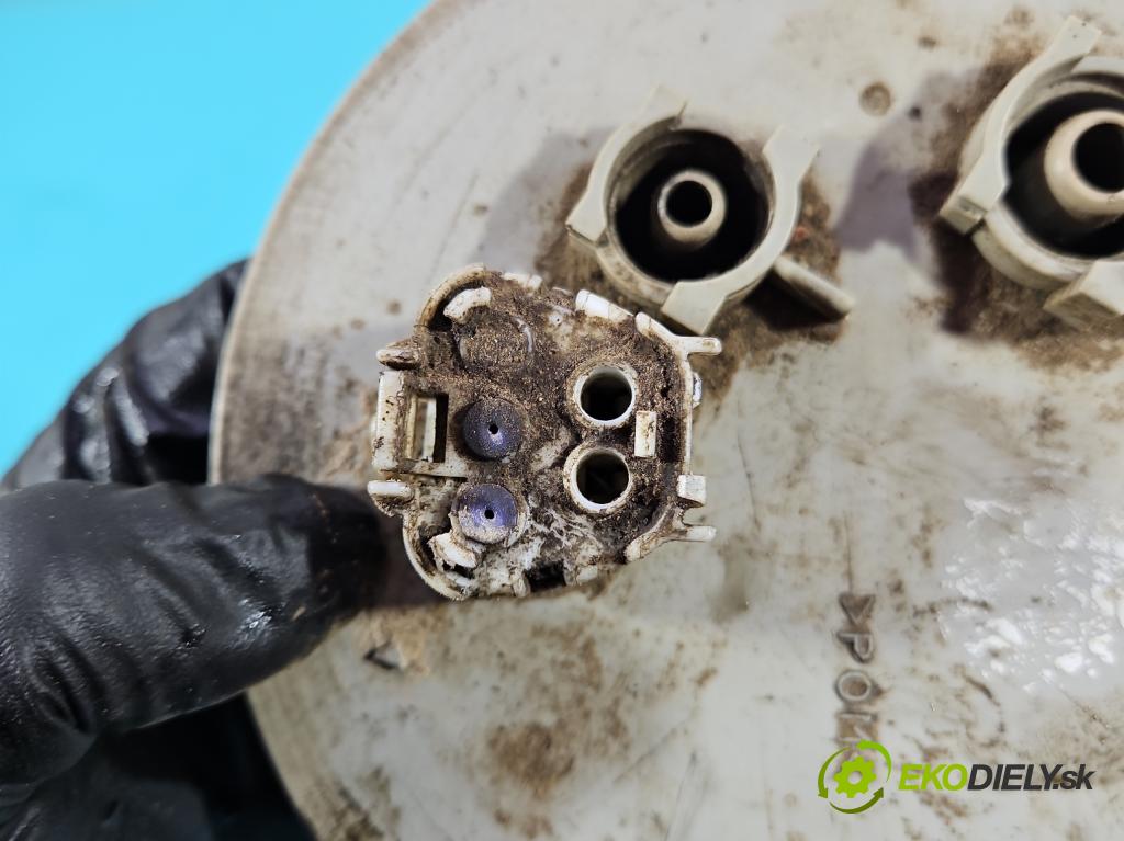 Toyota Land Cruiser J120 2002-2010 3.0 D4D 166 HP automatic 122 kW 2982 cm3 5- snímač úroveň: palivo  (Snímač)