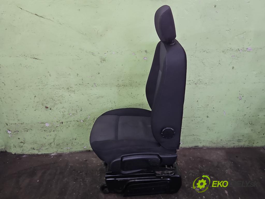 Renault Master III 2010-2024 2.3 DCI 163 HP manual 120 kW 2299 cm3 5- Sedačka ľavý (Sedadlo)