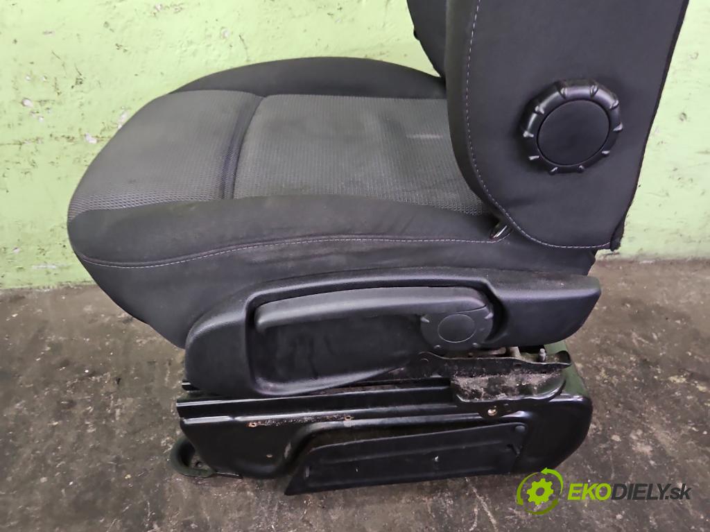 Renault Master III 2010-2024 2.3 DCI 163 HP manual 120 kW 2299 cm3 5- Sedačka ľavý (Sedadlo)