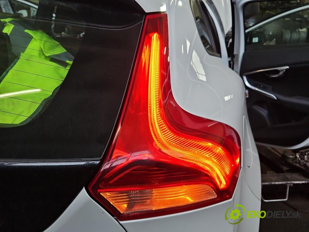 Volvo V40 II 2012-2019 1.6 T3 150 hp manual 110 kW 1596 cm3 5- světlo zadní pravé 31395845 (Klika dveří ostatní)