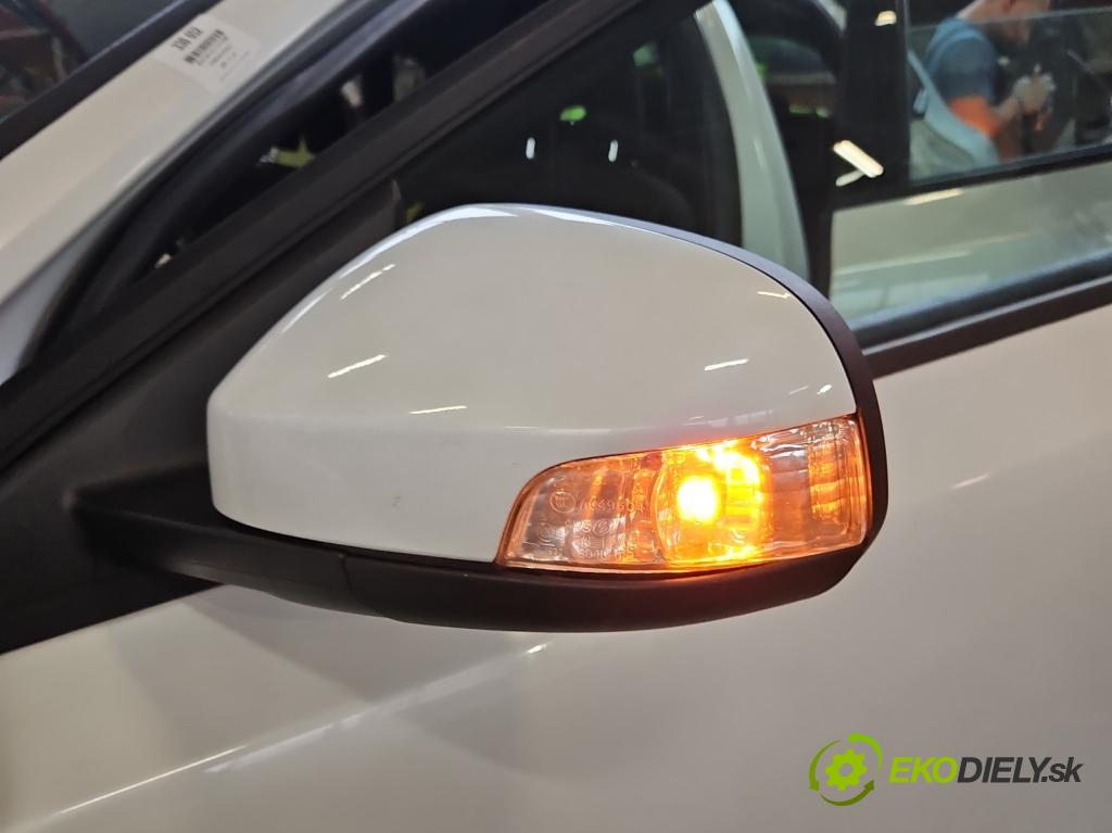 Volvo V40 II 2012-2019 1.6 T3 150 HP manual 110 kW 1596 cm3 5- zrkadlo ľavé  (Kľučka dverí ostatné)