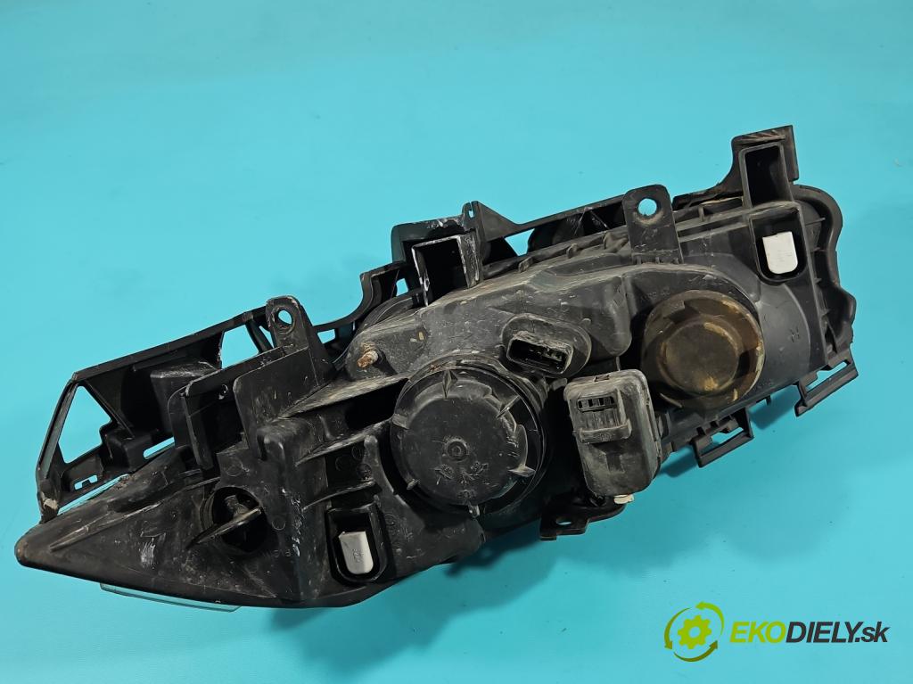 Renault Megane II 2003-2008 1.6 16v 113 HP manual 83 kW 1598 cm3 3- Reflektor: pravý  (Svetlo predné pravé)