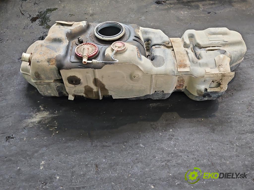 Toyota Land Cruiser J120 2002-2010 3.0 D4D 166 HP automatic 122 kW 2982 cm3 5- Nádrž: palivo  (Palivová nádrž)