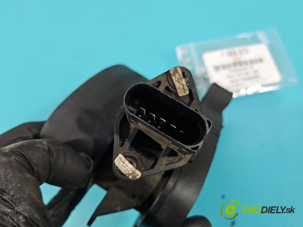 Bmw 5 E39 1996-2003 3.0d 193 HP manual 142 kW 2926 cm3 4- průtokoměr:  (Váha vzduchu)