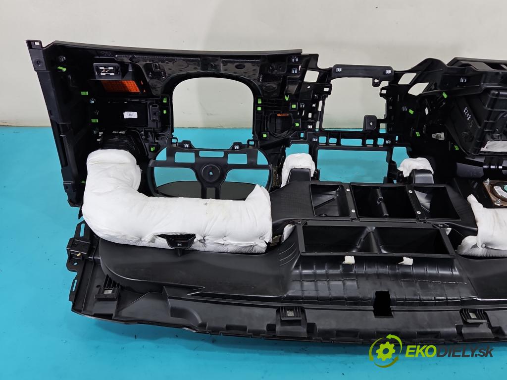 Hyundai I30 II 2012-2016 1.4 16v 100 hp manual 73.2 kW 1396 cm3 5- kokpit,přistrojova deska