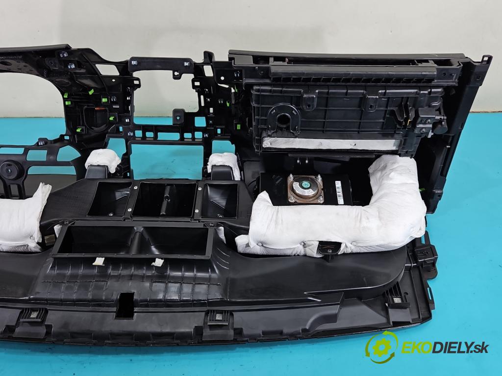 Hyundai I30 II 2012-2016 1.4 16v 100 hp manual 73.2 kW 1396 cm3 5- kokpit,přistrojova deska