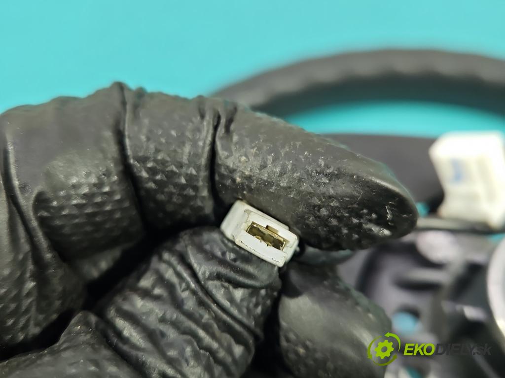 Hyundai I30 II 2012-2016 1.4 16v 100 hp manual 73.2 kW 1396 cm3 5- volant  (Volant)