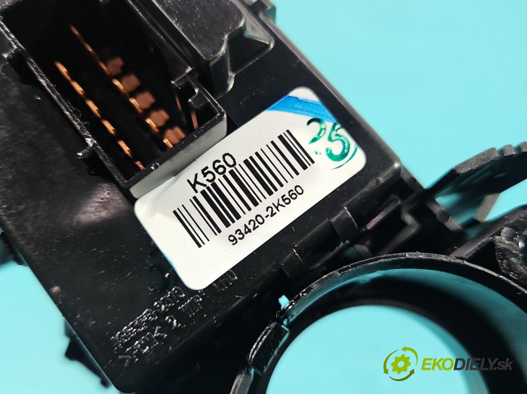 Hyundai I30 II 2012-2016 1.4 16v 100 HP manual 73.2 kW 1396 cm3 5- prepínač komplex: 93420-2K560 (Prepínacie páčky pod volantom)