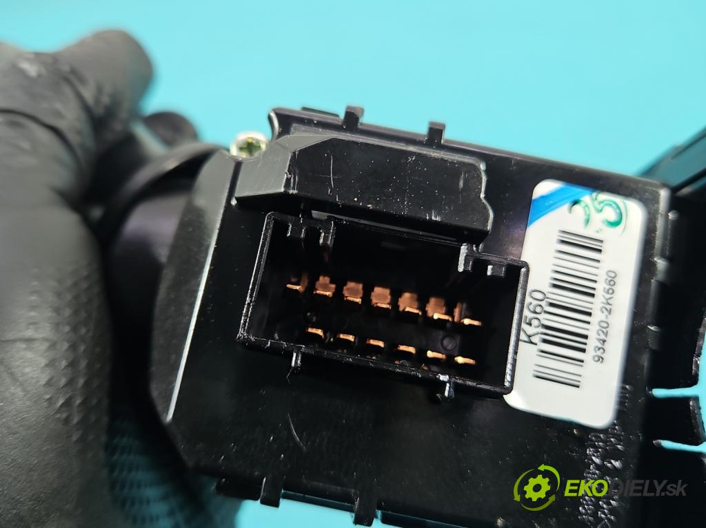 Hyundai I30 II 2012-2016 1.4 16v 100 HP manual 73.2 kW 1396 cm3 5- prepínač komplex: 93420-2K560 (Prepínacie páčky pod volantom)