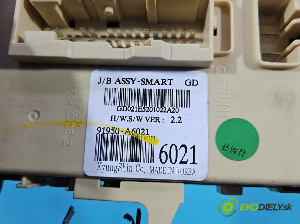 Hyundai I30 II 2012-2016 1.4 16v 100 HP manual 73.2 kW 1396 cm3 5- skrinka poistka 91950-A6021 (Poistková skrinka)