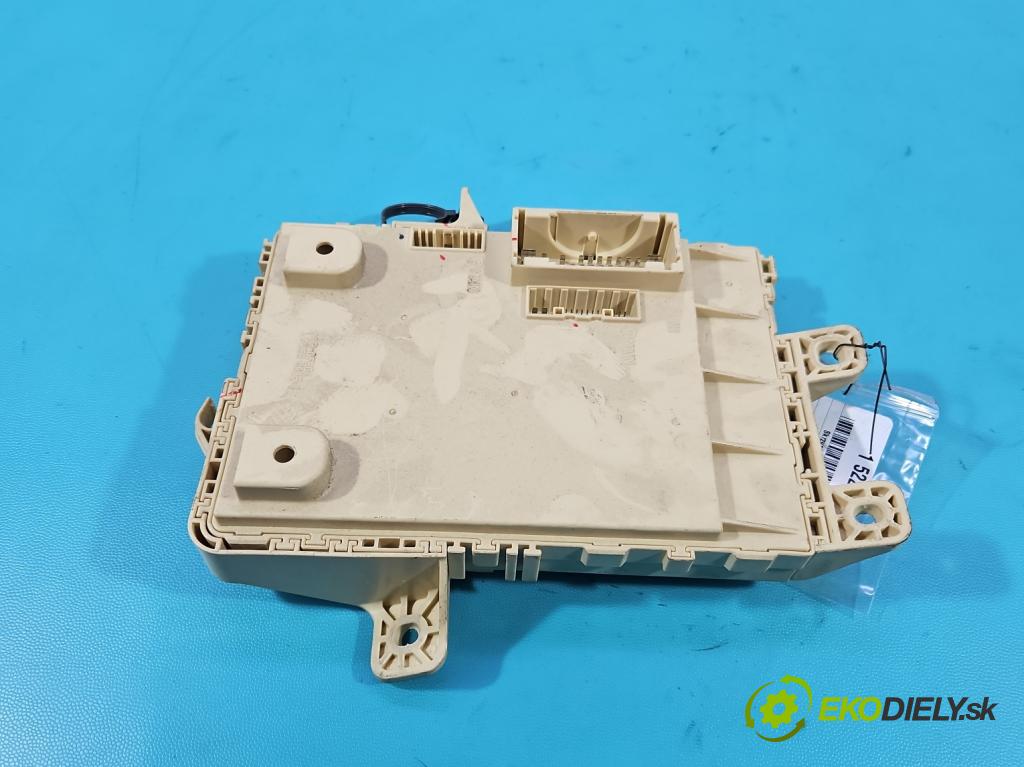 Hyundai I30 II 2012-2016 1.4 16v 100 HP manual 73.2 kW 1396 cm3 5- skrinka poistka 91950-A6021 (Poistková skrinka)