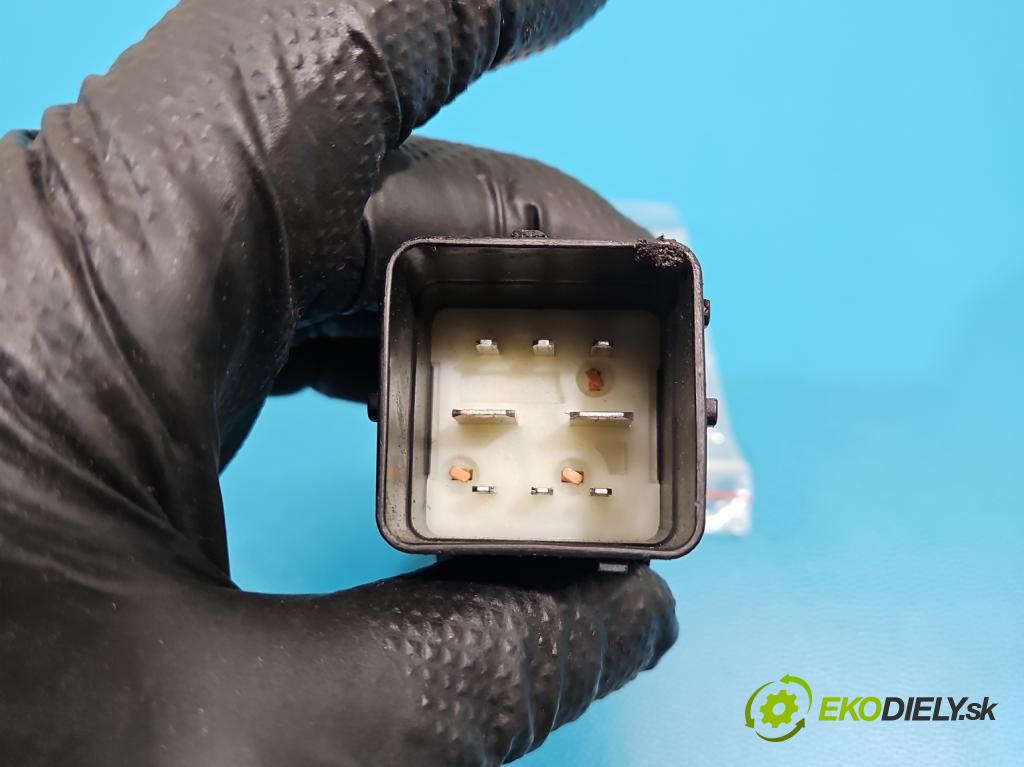 Mazda 3 I BK 2003-2009 1.6 citd 109 HP manual 80 kW 1560 cm3 5- Relé: svíčky: zařicích: 3M5T-12A343-AA (Relé)