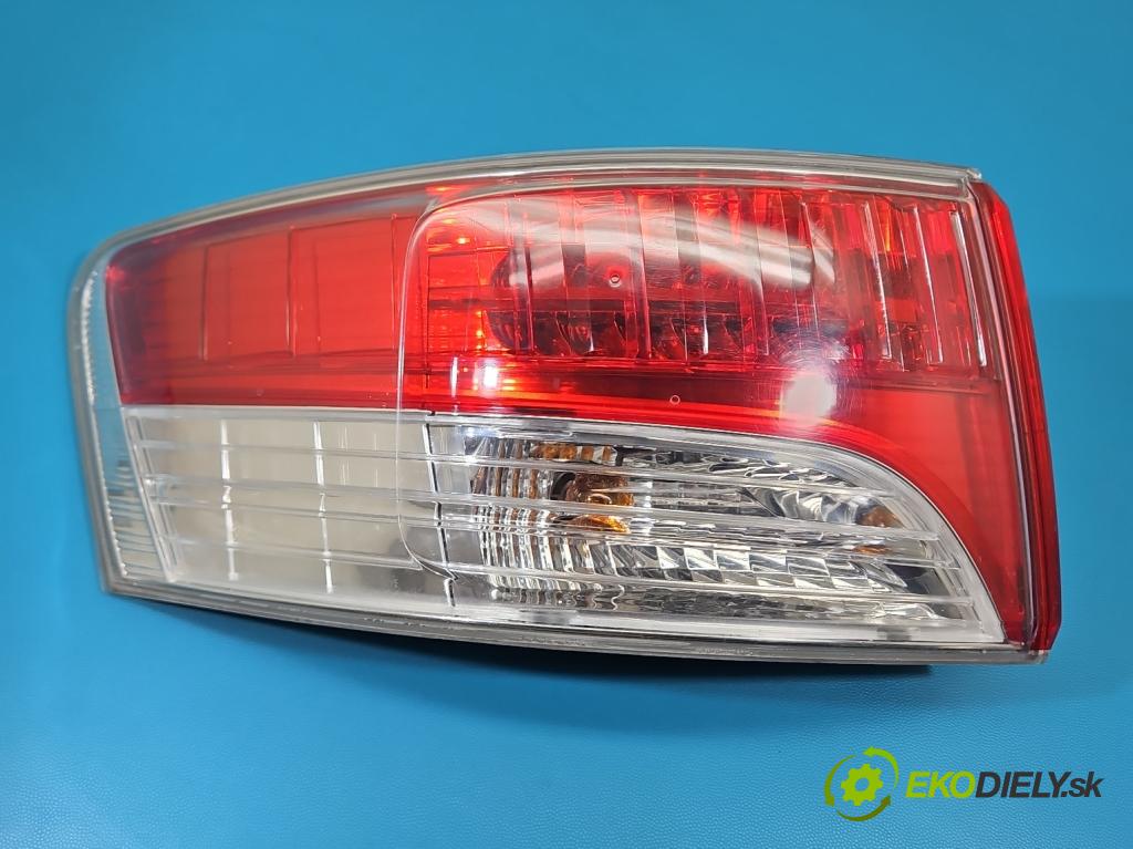 Toyota Avensis III T27 2009-2018 2.0 D4D 126 hp manual 93 kW 1998 cm3 4- světlo zadní levé  (Klika dveří ostatní)