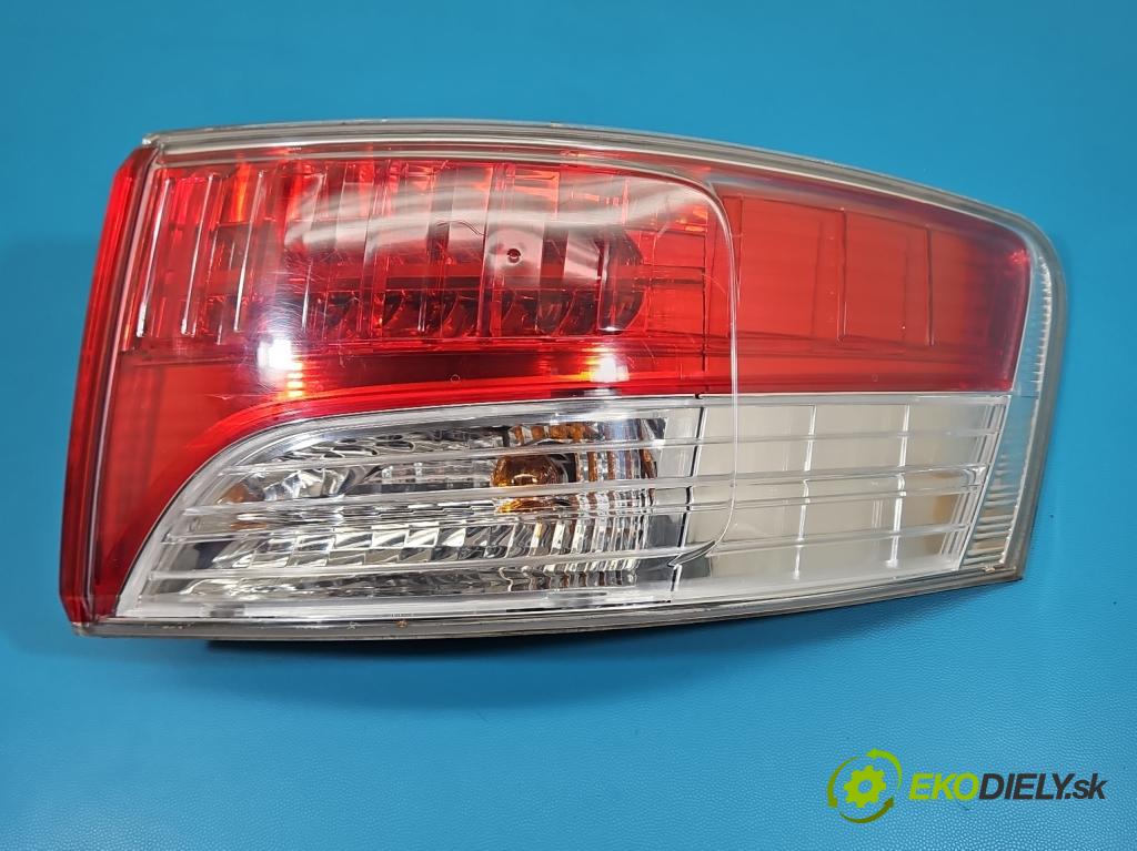 Toyota Avensis III T27 2009-2018 2.0 D4D 126 hp manual 93 kW 1998 cm3 4- světlo zadní pravé  (Klika dveří ostatní)