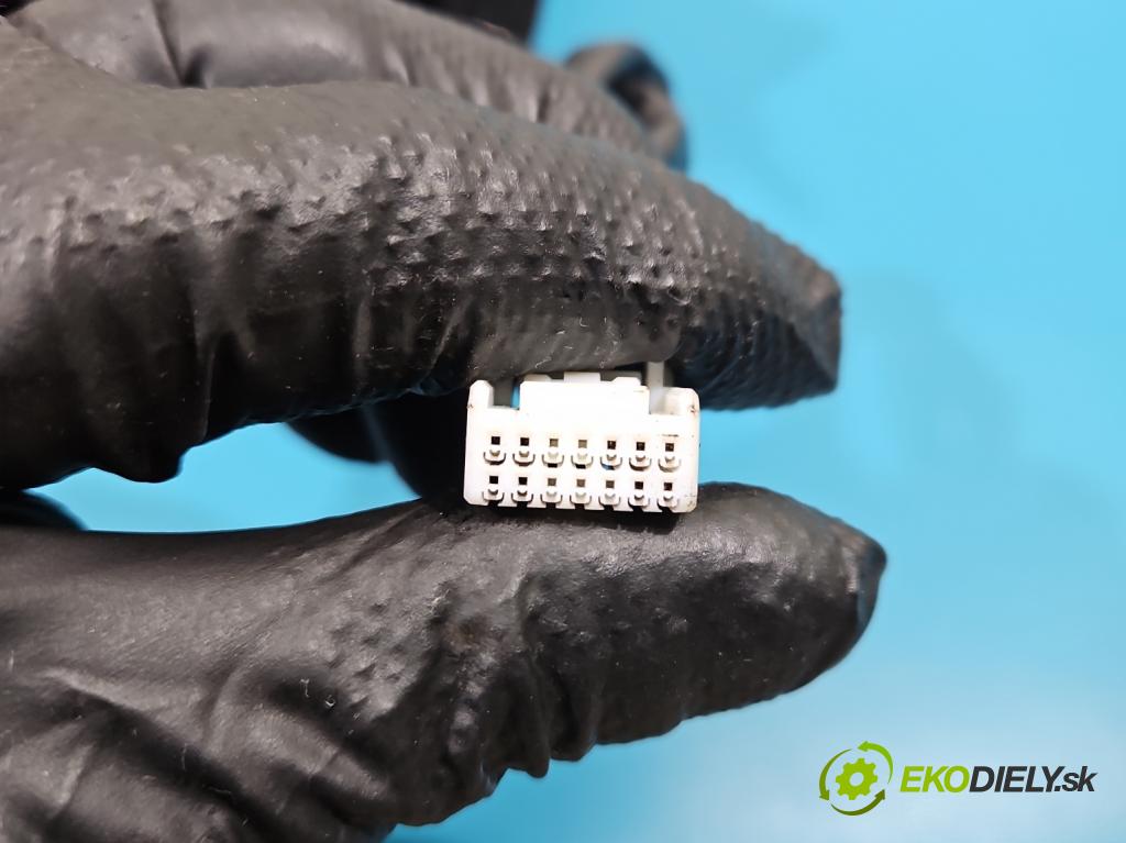 Toyota Avensis III T27 2009-2018 2.0 D4D 126 HP manual 93 kW 1998 cm3 4- zrkadlo pravé  (Kľučka dverí ostatné)