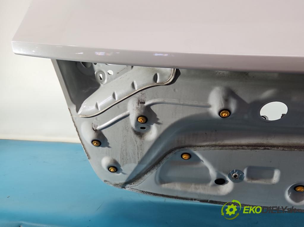 Kia Stinger 2017-2023 2.0 T-GDI 256KM automatic 188 kW 1998 cm3 5- zadní kufrové dveře  (Zadní kapota (kufr))