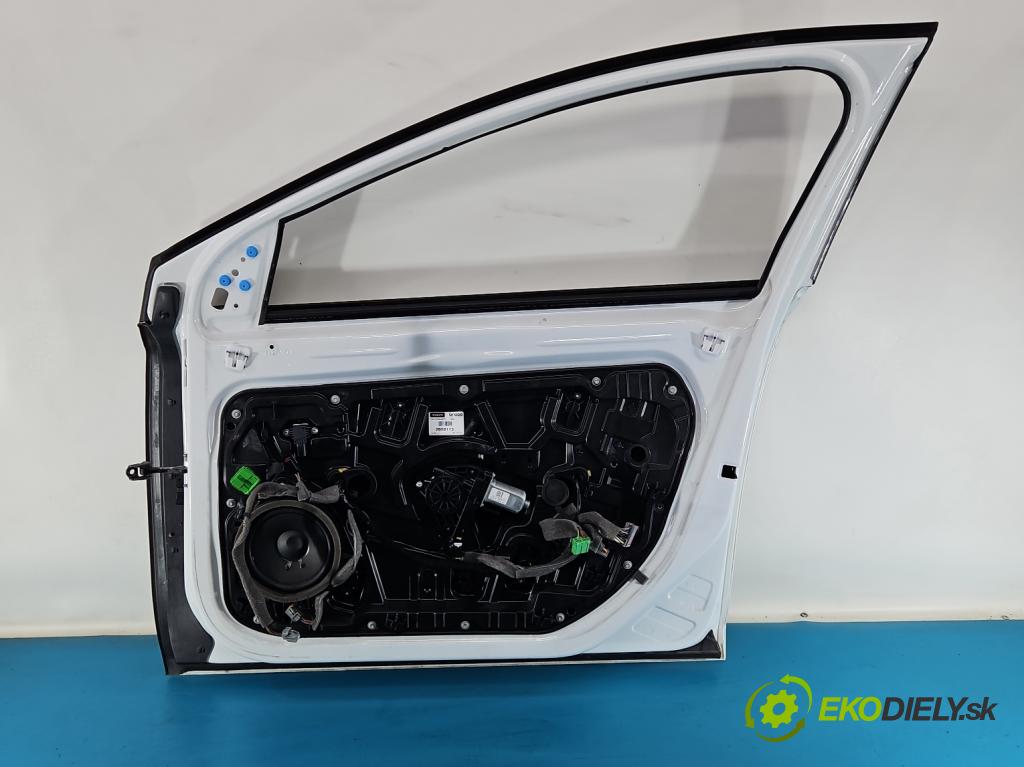 Volvo V40 II 2012-2019 1.6 T3 150 HP manual 110 kW 1596 cm3 5- dvere predné pravé  (Kľučka dverí ostatné)