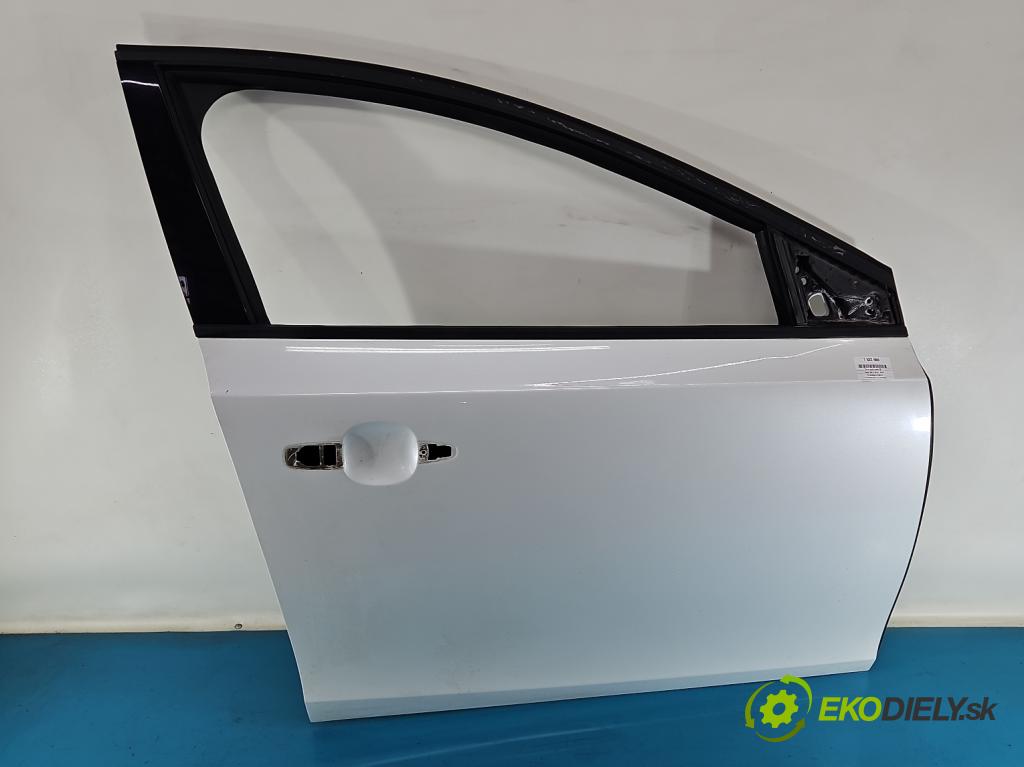 Volvo V40 II 2012-2019 1.6 T3 150 HP manual 110 kW 1596 cm3 5- dvere predné pravé  (Kľučka dverí ostatné)