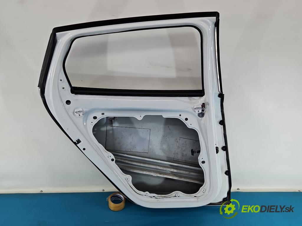 Volvo V40 II 2012-2019 1.6 T3 150 hp manual 110 kW 1596 cm3 5- dveře zadní levé  (Klika dveří ostatní)