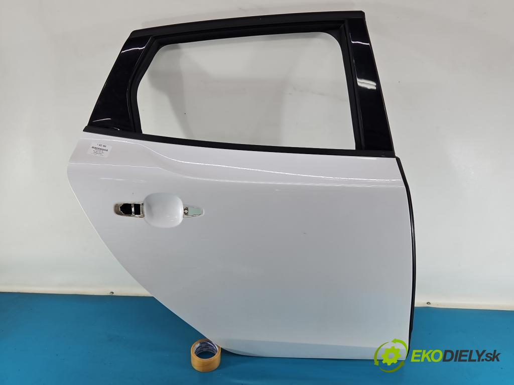 Volvo V40 II 2012-2019 1.6 T3 150 HP manual 110 kW 1596 cm3 5- dvere zadné pravé  (Kľučka dverí ostatné)