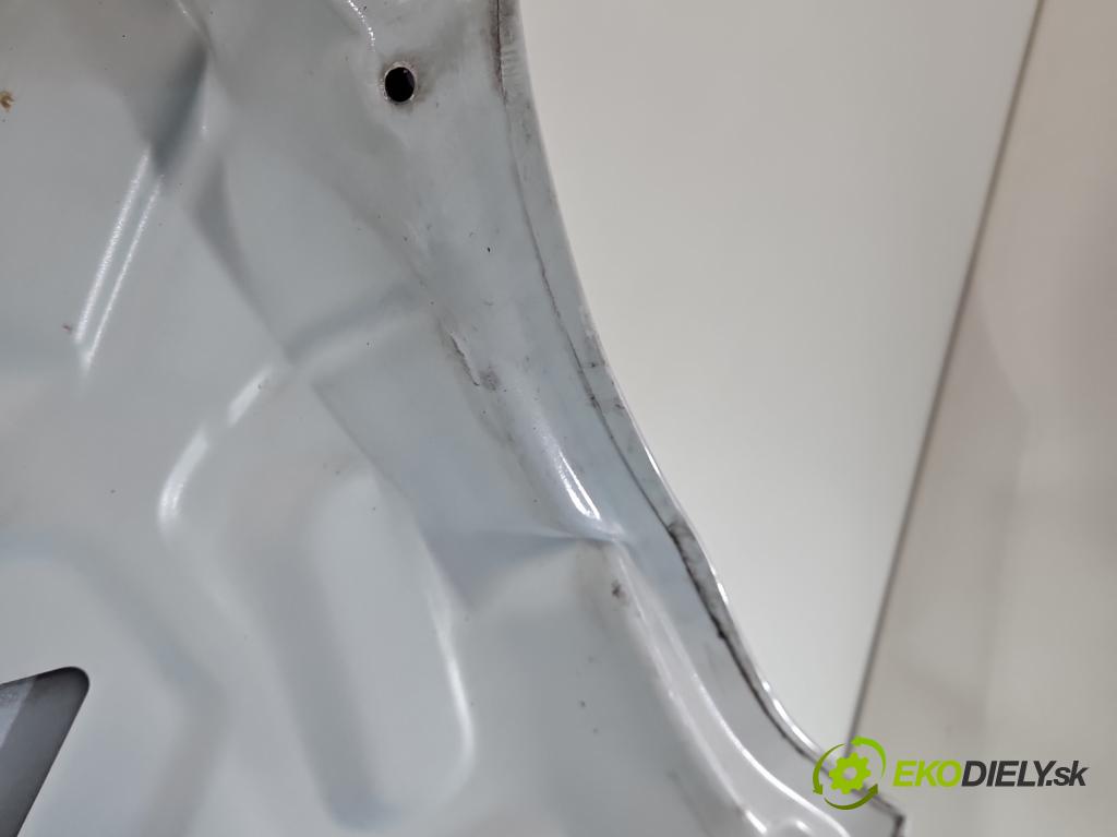 Volvo V40 II 2012-2019 1.6 T3 150 HP manual 110 kW 1596 cm3 5- kapota predná