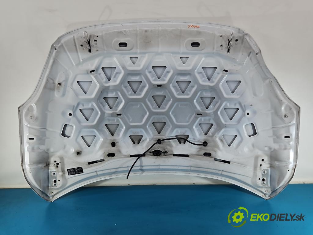 Volvo V40 II 2012-2019 1.6 T3 150 HP manual 110 kW 1596 cm3 5- kapota predná