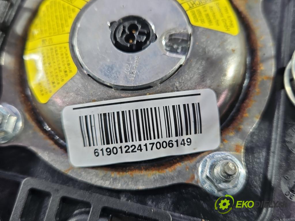 Hyundai I30 II 2012-2016 1.4 16v 100 HP manual 73.2 kW 1396 cm3 5- airbag vzduch: Řidiči:  (Airbag)