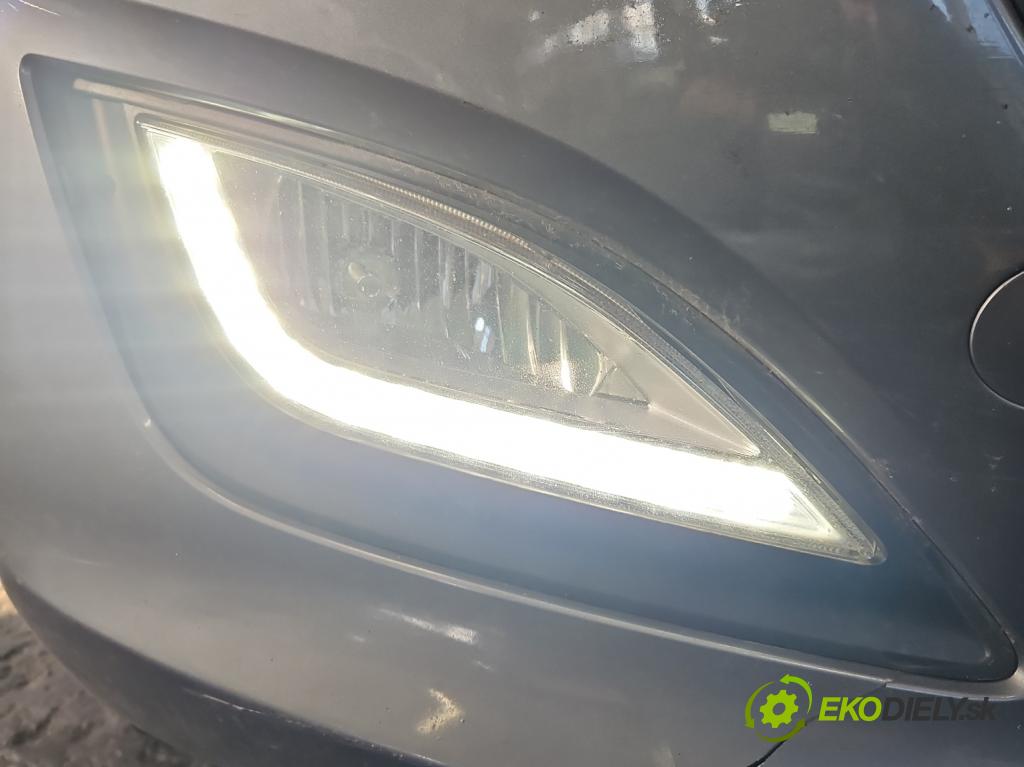 Hyundai I30 II 2012-2016 1.6 crdi 110 hp manual 81 kW 1582 cm3 5- Halogen pravý  (Klika dveří ostatní)