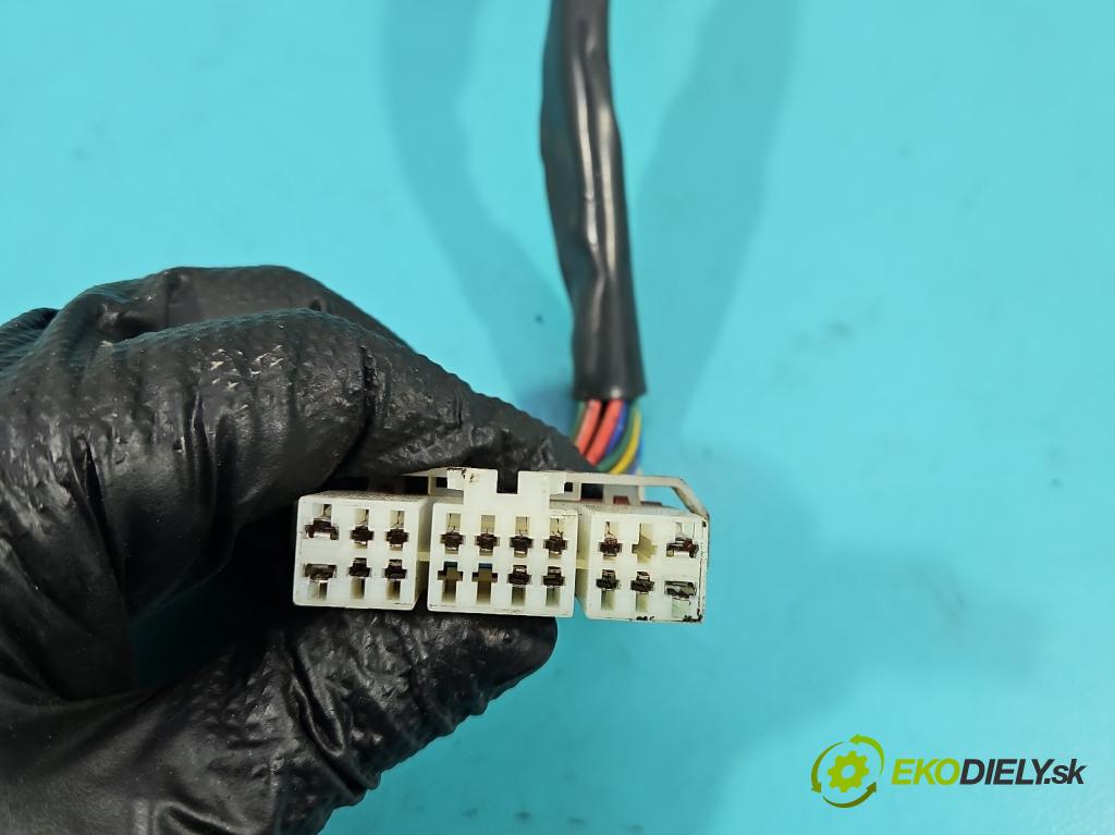 Daewoo Tico 0.8 plyn: 41 HP manual 30 kW 796 cm3 5- prepínač komplex: (Prepínacie páčky pod volantom)