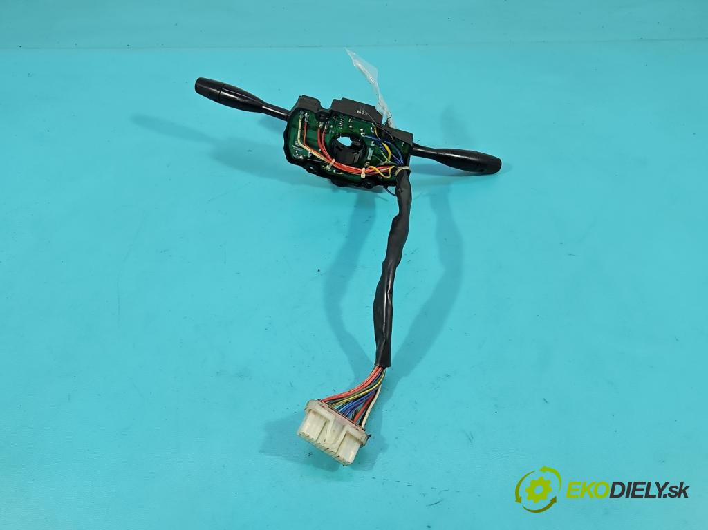 Daewoo Tico 0.8 plyn: 41 HP manual 30 kW 796 cm3 5- prepínač komplex: (Prepínacie páčky pod volantom)