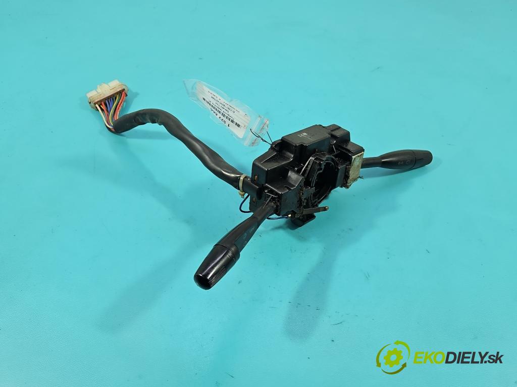 Daewoo Tico 0.8 plyn: 41 HP manual 30 kW 796 cm3 5- prepínač komplex:  (Prepínacie páčky pod volantom)