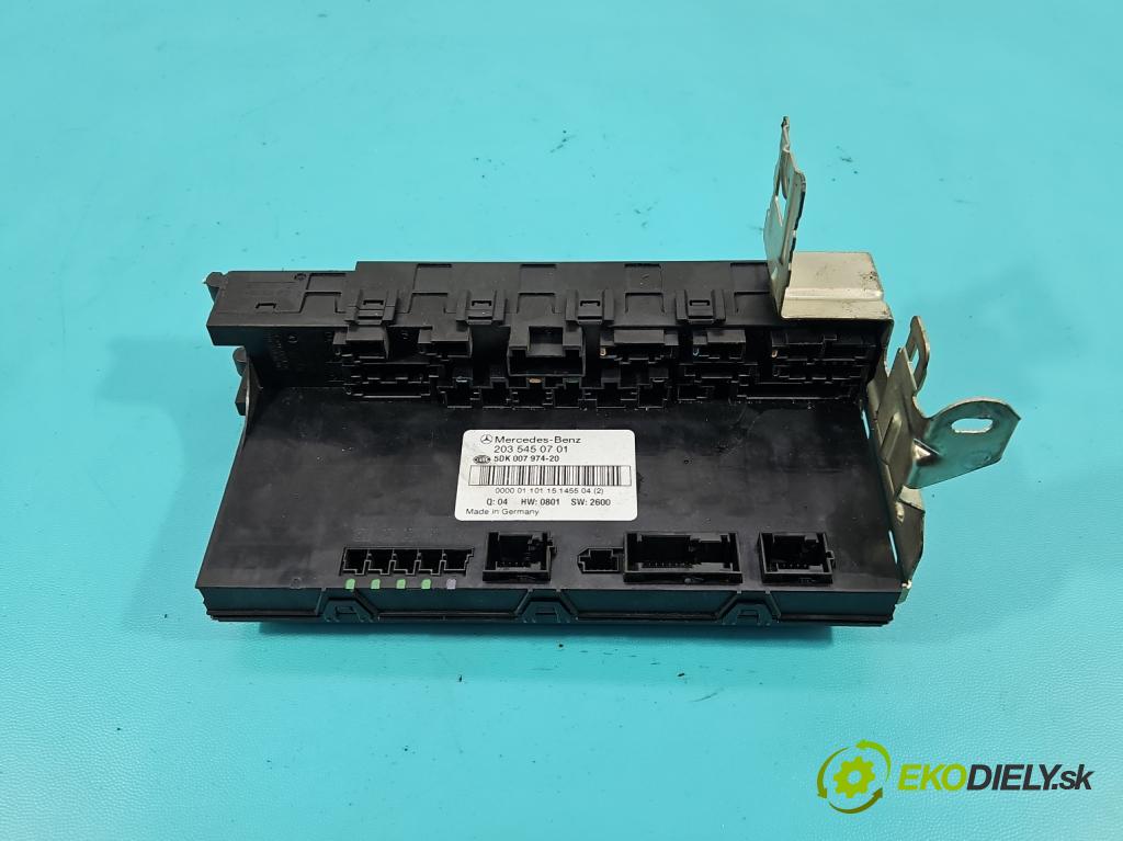 Mercedes C W203 2000-2007 2.0 kompressor 163 HP automatic 120 kW 1998 cm3 5- skrinka poistka 2035450701 (Poistková skrinka)