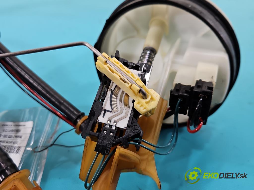 Mercedes C W203 2000-2007 2.0 kompressor 163 HP automatic 120 kW 1998 cm3 5- snímač úroveň: palivo A2034702941 (Snímač)