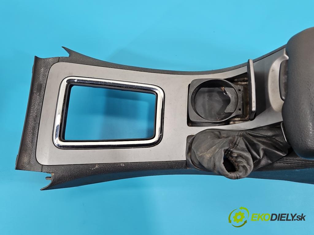 Peugeot 407 1.8 16V 116 HP manual 85 kW 1749 cm3 4- operadlo 9646882880 (Lakťová opierka)